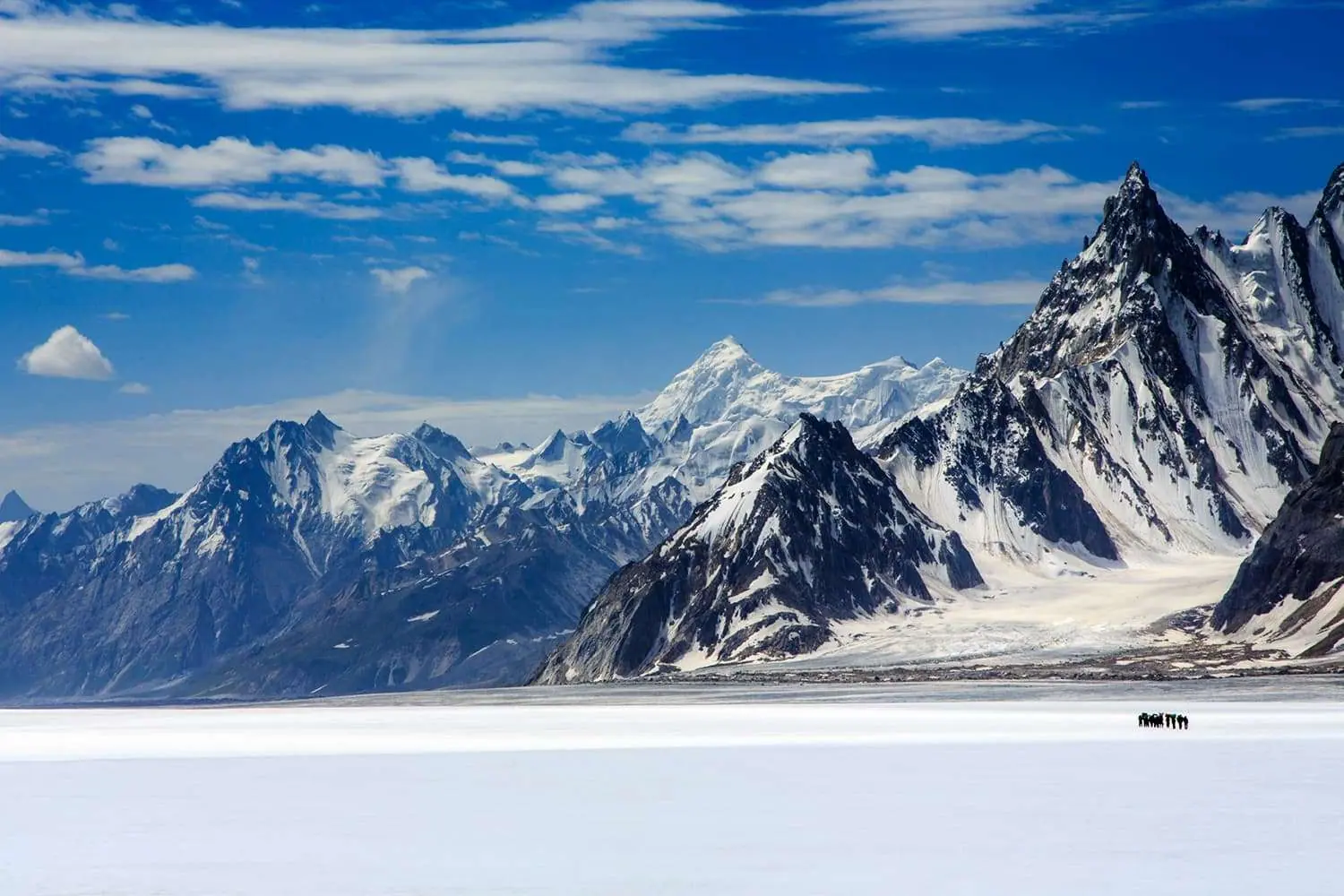 BIAFO HISPER SNOW LAKE TREK — main photo